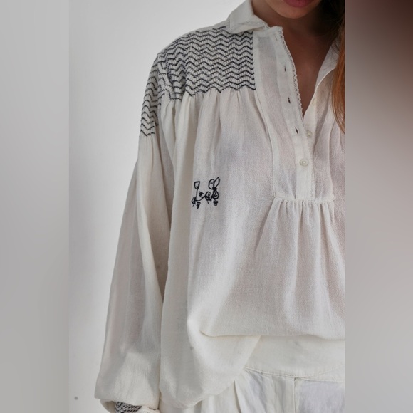 Laurence Bras Cotton Nord Blue Smocked Embroidered Blouse Small White Navy Boho - Picture 14 of 15